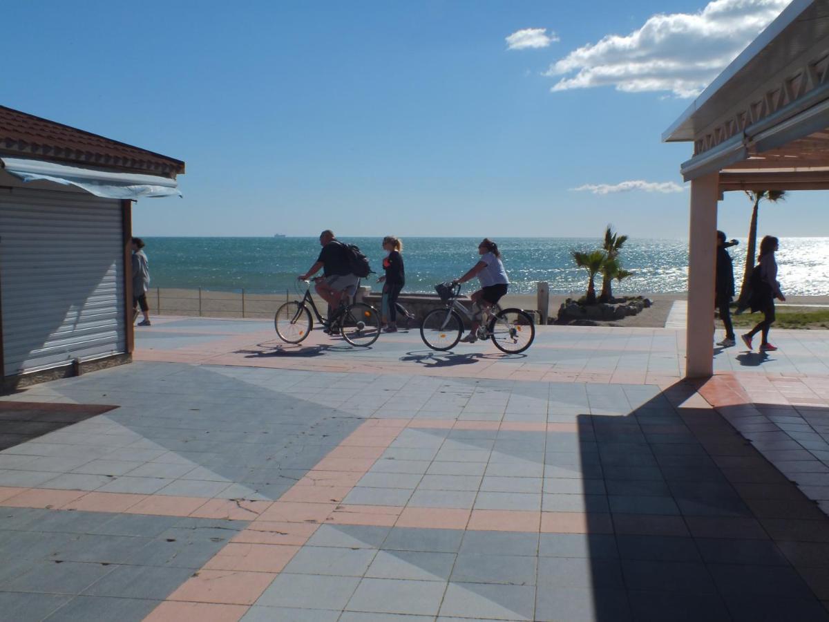 Apartamentos J&K Torremolinos Dış mekan fotoğraf
